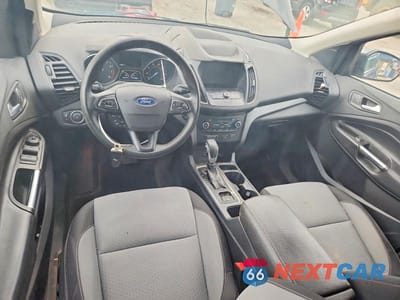 Zdjęcie 8 z 13 samochodu: 2019 FORD ESCAPE SE VIN:1FMCU0GD8KUB13082 - miniatura