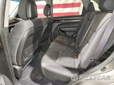 Zdjęcie 11 z 13 samochodu: 2011 KIA SORENTO LX VIN:5XYKTCA18BG134552 - miniatura