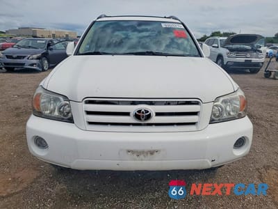 Piąte zdjęcie samochodu w środku: 2004 TOYOTA HIGHLANDER LIMITED VIN:JTEEP21A840039862 - miniatura