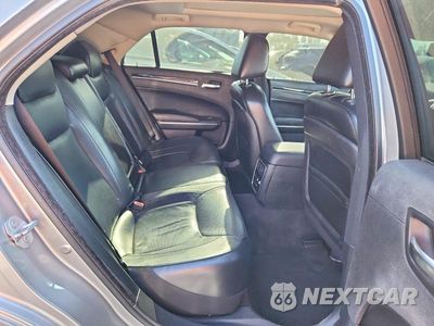 Zdjęcie 10 z 12 samochodu: 2016 CHRYSLER 300C VIN:2C3CCAEGXGH306231 - miniatura