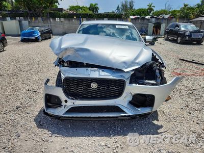 Piąte zdjęcie samochodu w środku: 2022 JAGUAR F-PACE S VIN:SADCJ2EX5NA700422 - miniatura