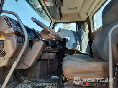 Zdjęcie 7 z 13 samochodu: 2016 VOLVO VNL SEMI TRUCK VIN:4V4NC9EH0GN948755 - miniatura