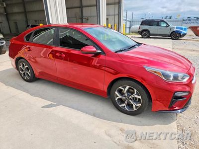 Czwarte zdjęcie samochodu z boku: 2019 KIA FORTE LXS VIN:3KPF24AD3KE065691 - miniatura