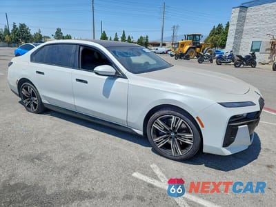 Czwarte zdjęcie samochodu z boku: 2024 BMW I7 XDRIVE60 VIN:WBY53EJ05RCN94720 - miniatura