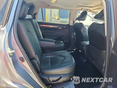 Zdjęcie 11 z 14 samochodu: 2020 TOYOTA HIGHLANDER LIMITED VIN:5TDYZRAH7LS024511 - miniatura