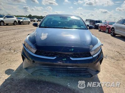 Piąte zdjęcie samochodu w środku: 2023 KIA FORTE LXS VIN:3KPF24AD9PE527906 - miniatura
