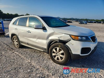 Czwarte zdjęcie samochodu z boku: 2012 KIA SORENTO LX VIN:5XYKT3A1XCG222410 - miniatura