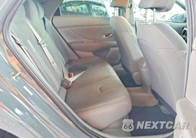Zdjęcie 10 z 12 samochodu: 2023 HYUNDAI ELANTRA BLUE VIN:KMHLM4AJ0PU038911 - miniatura