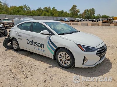 Czwarte zdjęcie samochodu z boku: 2019 HYUNDAI ELANTRA SE VIN:5NPD74LF7KH473081 - miniatura