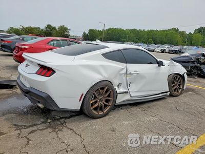 Trzecie zdjęcie samochodu z tyłu: 2025 FORD MUSTANG VIN:1FA6P8TH0S5109057 - miniatura