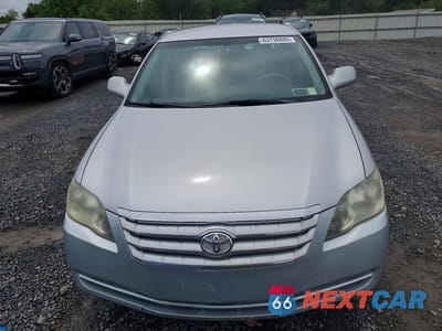 Piąte zdjęcie samochodu w środku: 2005 TOYOTA AVALON XL VIN:4T1BK36B75U033568 - miniatura
