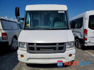 Piąte zdjęcie samochodu w środku: 2018 ISUZU NPR VIN:JALB4T178J7W00833 - miniatura