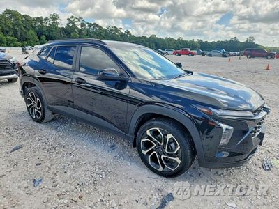 Czwarte zdjęcie samochodu z boku: 2025 CHEVROLET TRAX 2RS VIN:KL77LJEP5SC083702 - miniatura