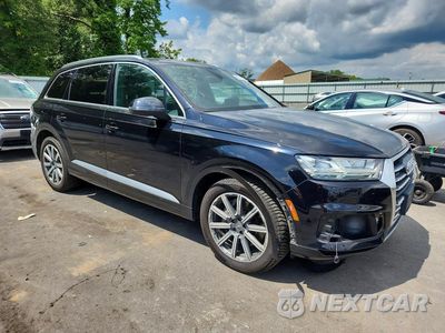 Czwarte zdjęcie samochodu z boku: 2017 AUDI Q7 PREMIUM PLUS VIN:WA1LAAF75HD058270 - miniatura