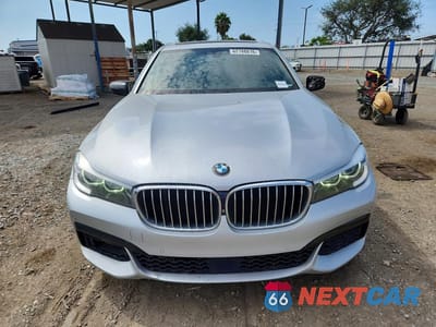 Piąte zdjęcie samochodu w środku: 2017 BMW 740 XE VIN:WBA7J2C38HG497859 - miniatura