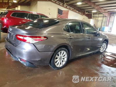 Trzecie zdjęcie samochodu z tyłu: 2018 TOYOTA CAMRY LE VIN:4T1B11HK4JU533475 - miniatura