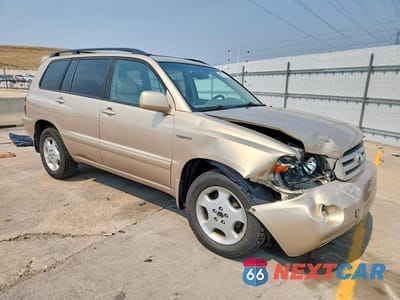 Czwarte zdjęcie samochodu z boku: 2004 TOYOTA HIGHLANDER LIMITED VIN:JTEEP21A440032245 - miniatura