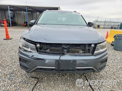 Piąte zdjęcie samochodu w środku: 2018 VOLKSWAGEN TIGUAN SE VIN:3VV2B7AX5JM164111 - miniatura