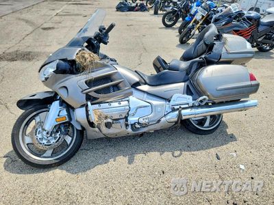 Trzecie zdjęcie samochodu z tyłu: 2008 HONDA GL1800 VIN:1HFSC47LX8A707030 - miniatura