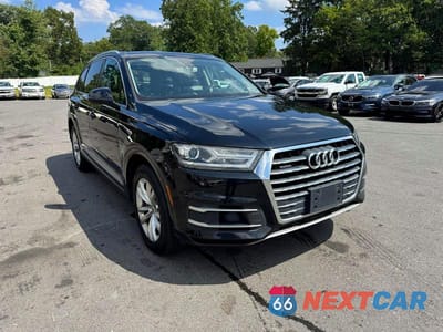 Czwarte zdjęcie samochodu z boku: 2017 AUDI Q7 PREMIUM VIN:WA1AAAF70HD019576 - miniatura