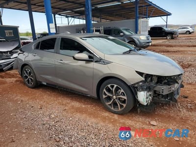 Czwarte zdjęcie samochodu z boku: 2017 CHEVROLET VOLT LT VIN:1G1RA6S5XHU149769 - miniatura