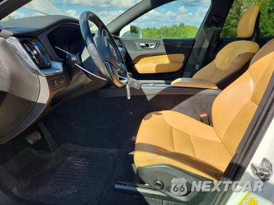 Zdjęcie 7 z 13 samochodu: 2018 VOLVO XC60 T5 MOMENTUM VIN:YV4102RK3J1032664 - miniatura