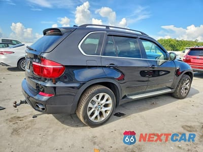 Trzecie zdjęcie samochodu z tyłu: 2013 BMW X5 XDRIVE35I VIN:5UXZV4C55D0E02563 - miniatura