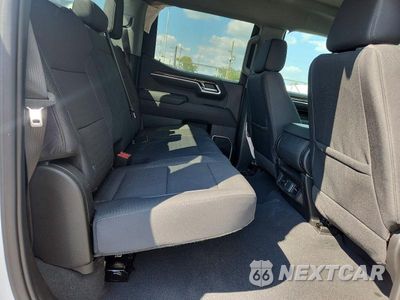 Zdjęcie 10 z 12 samochodu: 2026 CHEVROLET SILVERADO K1500 LT-L VIN:1GCPKKEK4TZ405048 - miniatura