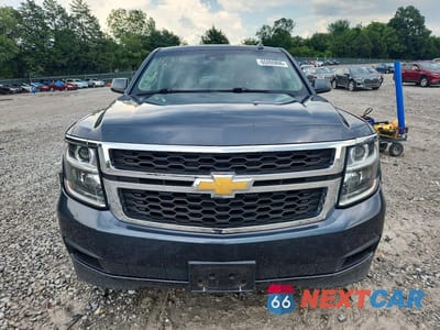 Piąte zdjęcie samochodu w środku: 2019 CHEVROLET SUBURBAN K1500 LT VIN:1GNSKHKC7KR365516 - miniatura