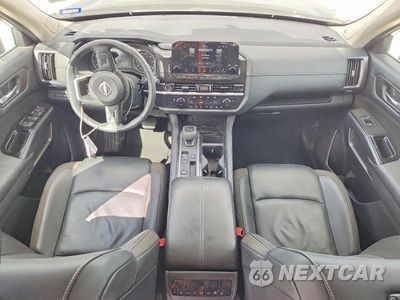 Zdjęcie 8 z 14 samochodu: 2023 NISSAN PATHFINDER SL VIN:5N1DR3CB5PC204254 - miniatura