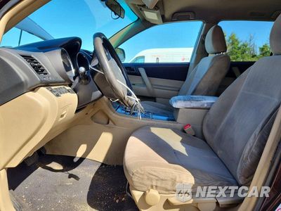 Zdjęcie 7 z 13 samochodu: 2012 TOYOTA HIGHLANDER BASE VIN:5TDBK3EH2CS123366 - miniatura