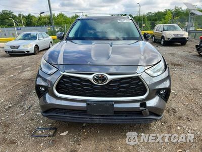 Piąte zdjęcie samochodu w środku: 2021 TOYOTA HIGHLANDER XLE VIN:5TDGZRBHXMS099439 - miniatura