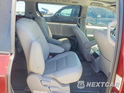 Zdjęcie 10 z 12 samochodu: 2018 TOYOTA SIENNA XLE 7-PASSENGER VIN:5TDDZ3DC3JS196219 - miniatura