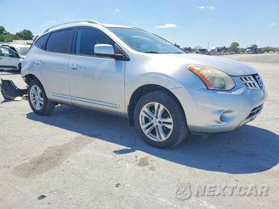 Czwarte zdjęcie samochodu z boku: 2013 NISSAN ROGUE S VIN:JN8AS5MT9DW542074 - miniatura