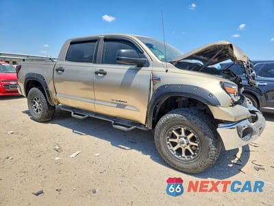 Czwarte zdjęcie samochodu z boku: 2008 TOYOTA TUNDRA SR5 VIN:5TFEV54198X060983 - miniatura