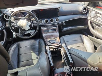 Zdjęcie 8 z 13 samochodu: 2017 MERCEDES-BENZ E 300 4MATIC VIN:WDDZF4KB6HA135796 - miniatura