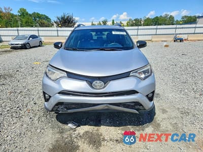 Piąte zdjęcie samochodu w środku: 2017 TOYOTA RAV4 SE VIN:2T3NFREV3HW380942 - miniatura