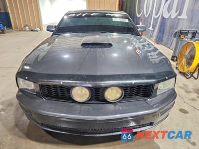 Piąte zdjęcie samochodu w środku: 2009 FORD MUSTANG GT VIN:1ZVHT82H395129973 - miniatura