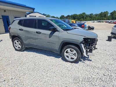Czwarte zdjęcie samochodu z boku: 2023 JEEP COMPASS SPORT VIN:3C4NJDAN6PT539126 - miniatura