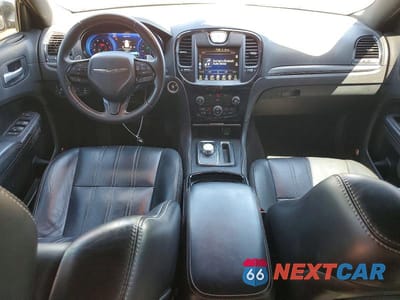 Zdjęcie 8 z 13 samochodu: 2015 CHRYSLER 300 S VIN:2C3CCAGG1FH882947 - miniatura
