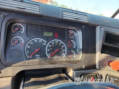 Zdjęcie 9 z 13 samochodu: 2012 FREIGHTLINER CASCADIA SEMI TRUCK VIN:1FUJGLBG7CLBR7775 - miniatura