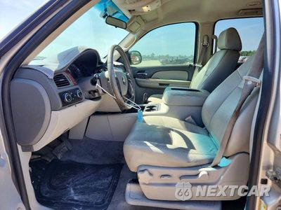 Zdjęcie 7 z 13 samochodu: 2009 CHEVROLET SUBURBAN K1500 LT VIN:1GNFK26359R274988 - miniatura