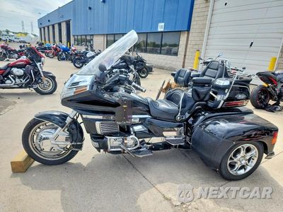 Trzecie zdjęcie samochodu z tyłu: 1994 HONDA GL1500 A VIN:1HFSC2203RA600548 - miniatura
