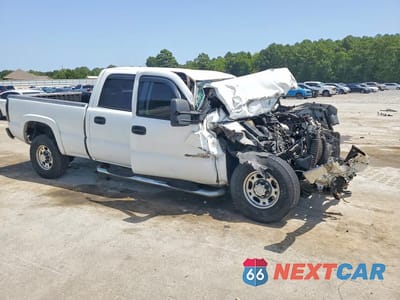 Czwarte zdjęcie samochodu z boku: 2006 CHEVROLET SILVERADO C2500 HEAVY DUTY VIN:1GCHC23276F121763 - miniatura