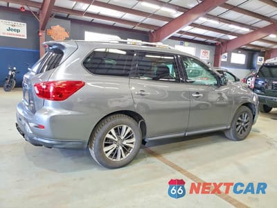 Trzecie zdjęcie samochodu z tyłu: 2018 NISSAN PATHFINDER SV VIN:5N1DR2MMXJC664091 - miniatura