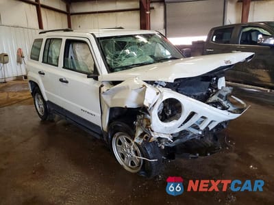 Czwarte zdjęcie samochodu z boku: 2015 JEEP PATRIOT VIN:1C4NJRAB8FD257867 - miniatura