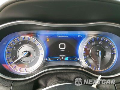 Zdjęcie 9 z 13 samochodu: 2019 CHRYSLER 300 TOURING VIN:2C3CCAAG6KH636897 - miniatura