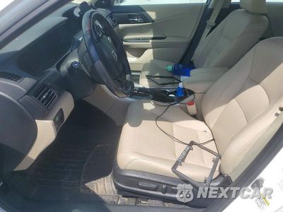Zdjęcie 7 z 12 samochodu: 2015 HONDA ACCORD TOURING HYBRID VIN:1HGCR6F78FA005669 - miniatura
