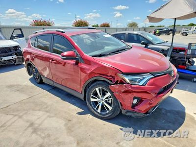 Czwarte zdjęcie samochodu z boku: 2018 TOYOTA RAV4 XLE VIN:JTMWFREV4JD130424 - miniatura