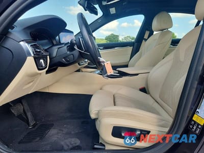 Zdjęcie 7 z 13 samochodu: 2021 BMW 530 XI VIN:WBA13BJ02MWW95684 - miniatura